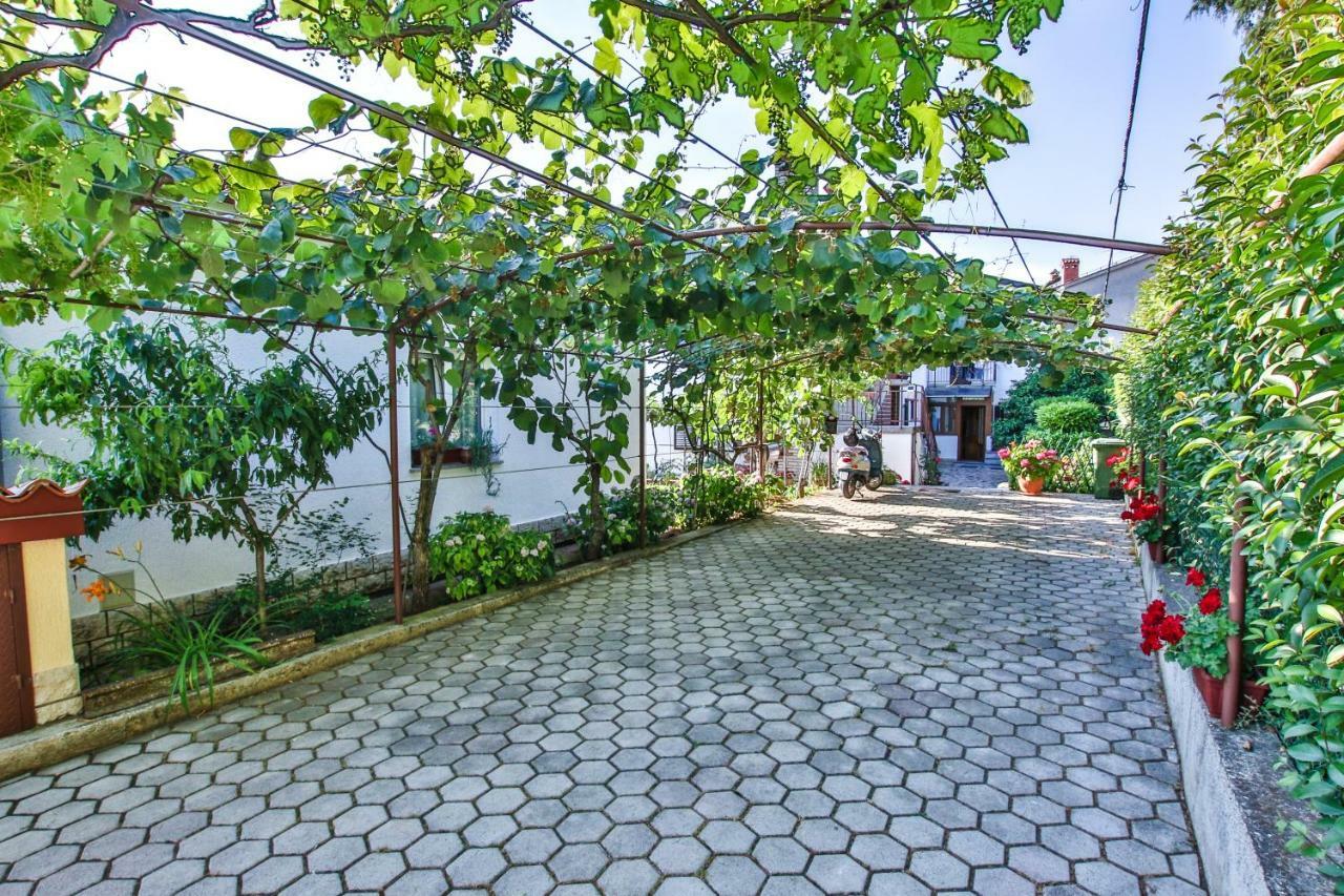 Apartman Mario Apartment โปเรช ภายนอก รูปภาพ